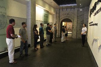 参观辽阳市博物馆 参观辽阳市博物馆